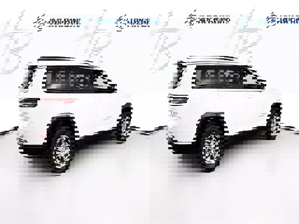 Used 2024 Jeep Grand Cherokee L Laredo w/ Luxury Tech Group I image 32