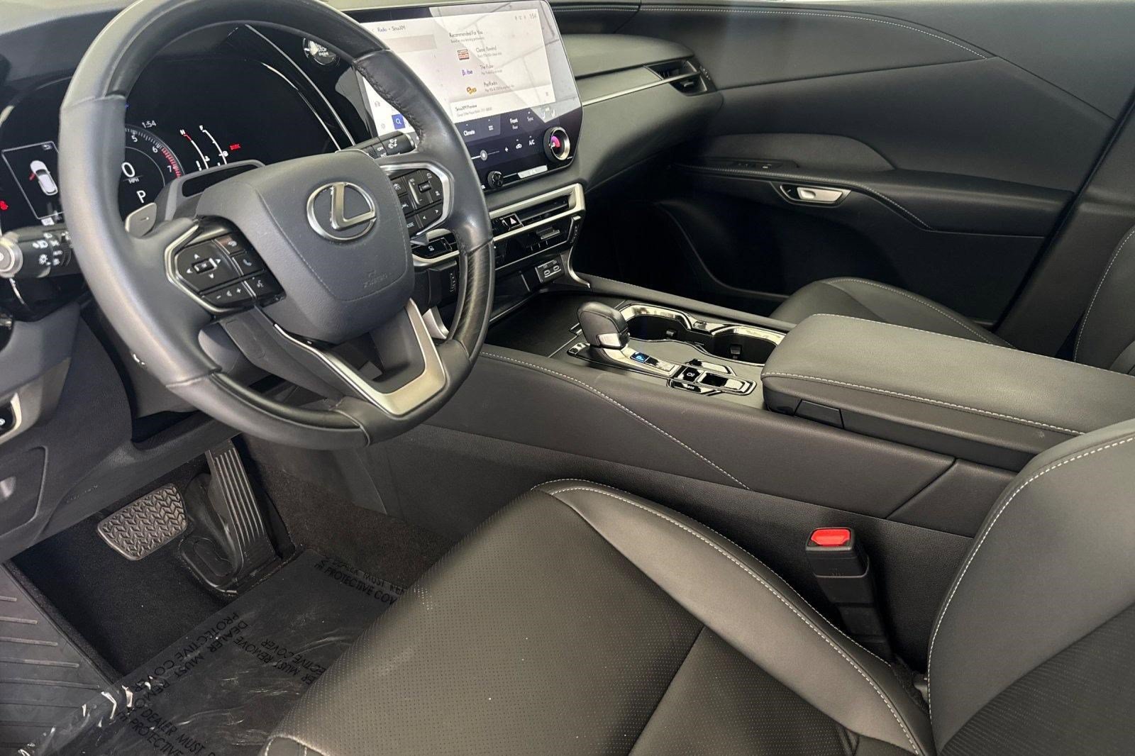 Used 2024 Lexus RX 350 Premium w/ Convenience Package FWD image 4