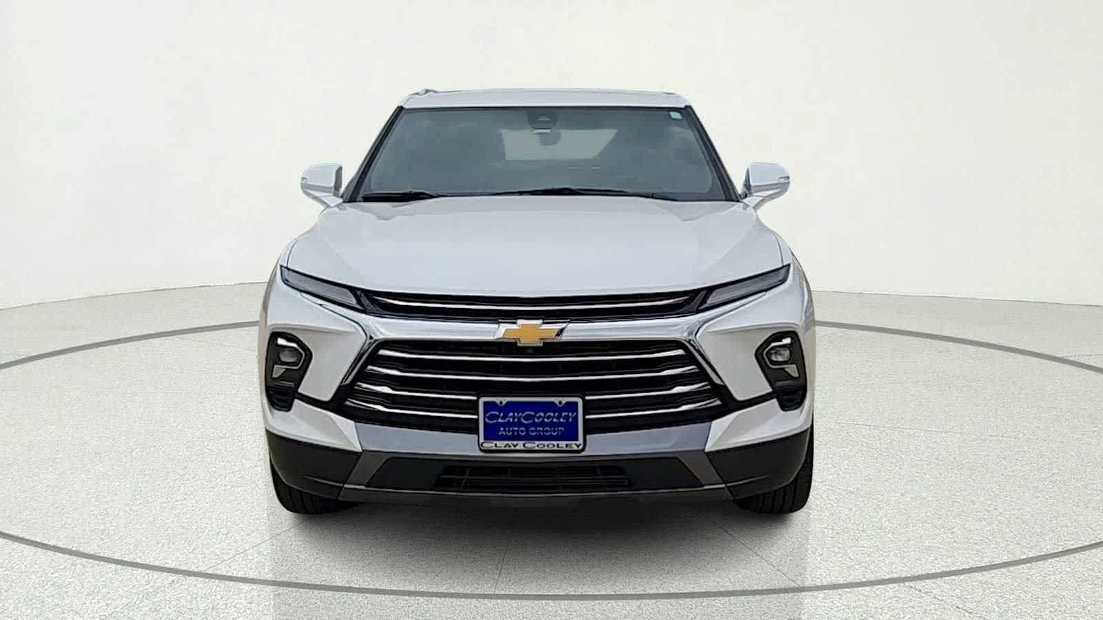 Used 2023 Chevrolet Blazer Premier w/ Driver Confidence II Package FWD image 2
