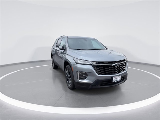Used 2023 Chevrolet Traverse RS image 2