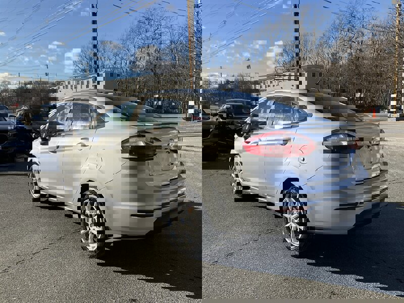 Used 2016 Ford Fiesta SE w/ Equipment Group 201A image 7