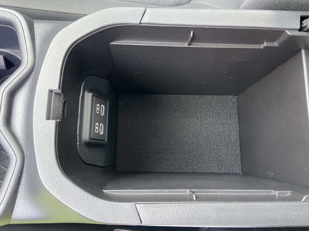 Used 2025 Toyota RAV4 XLE w/ Convenience Package FWD image 30