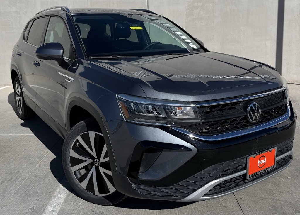 Certified 2023 Volkswagen Taos SE image 1