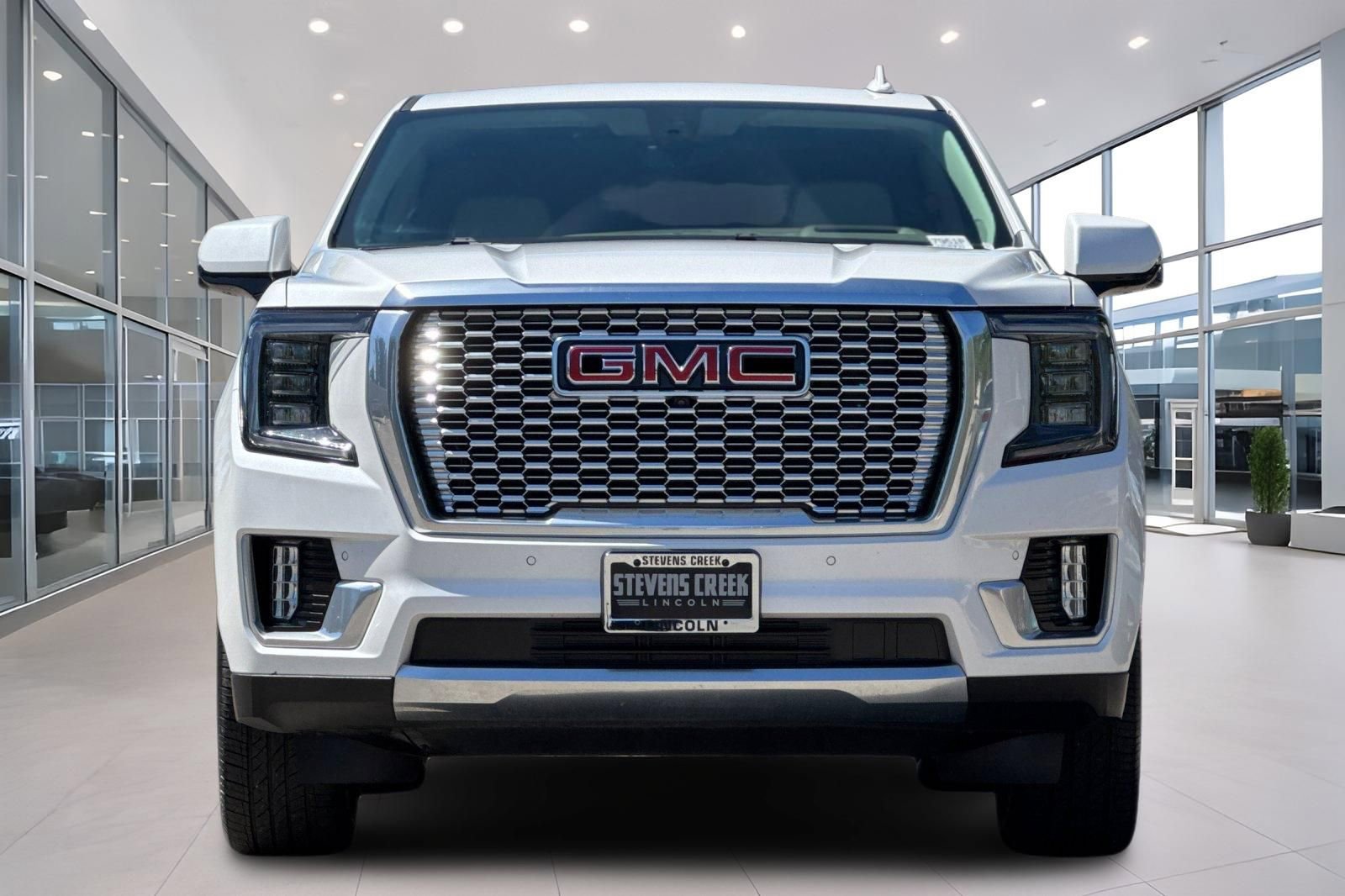 Used 2021 GMC Yukon Denali w/ Denali Ultimate Package image 9