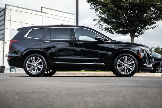 Used 2023 Cadillac XT6 Premium Luxury AWD/4WD image 13