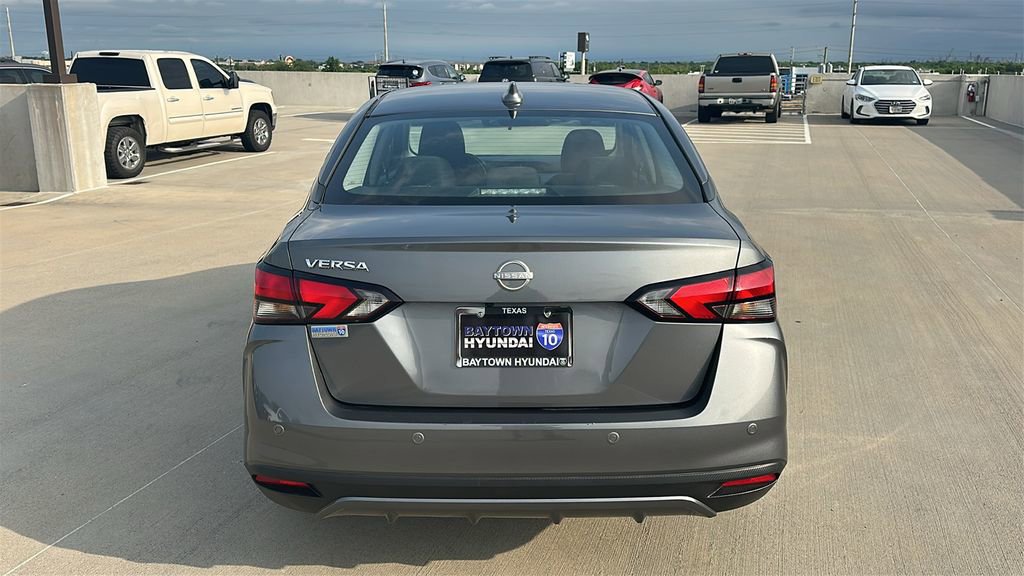 Used 2025 Nissan Versa SV FWD image 11