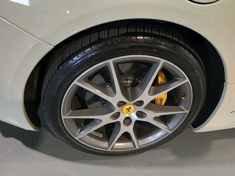 Used 2011 Ferrari California RWD image 56