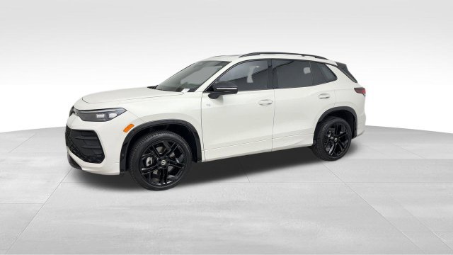 Certified 2026 Volkswagen Tiguan SE R-Line AWD/4WD image 7