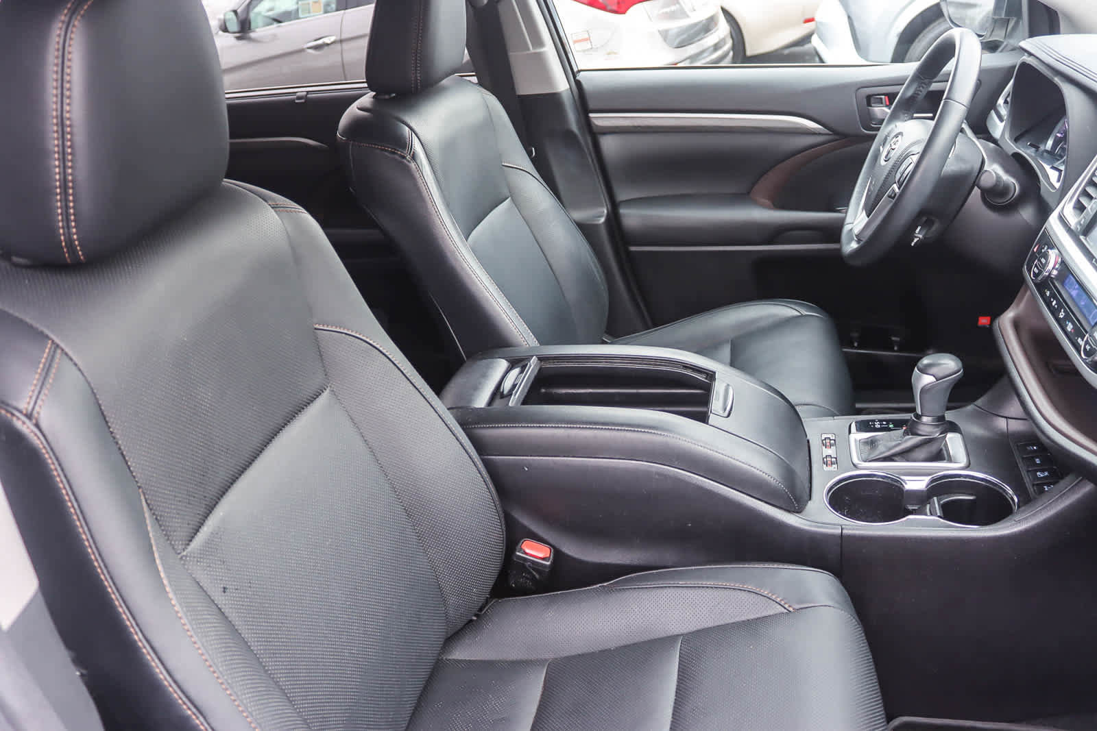 Used 2018 Toyota Highlander Limited image 16