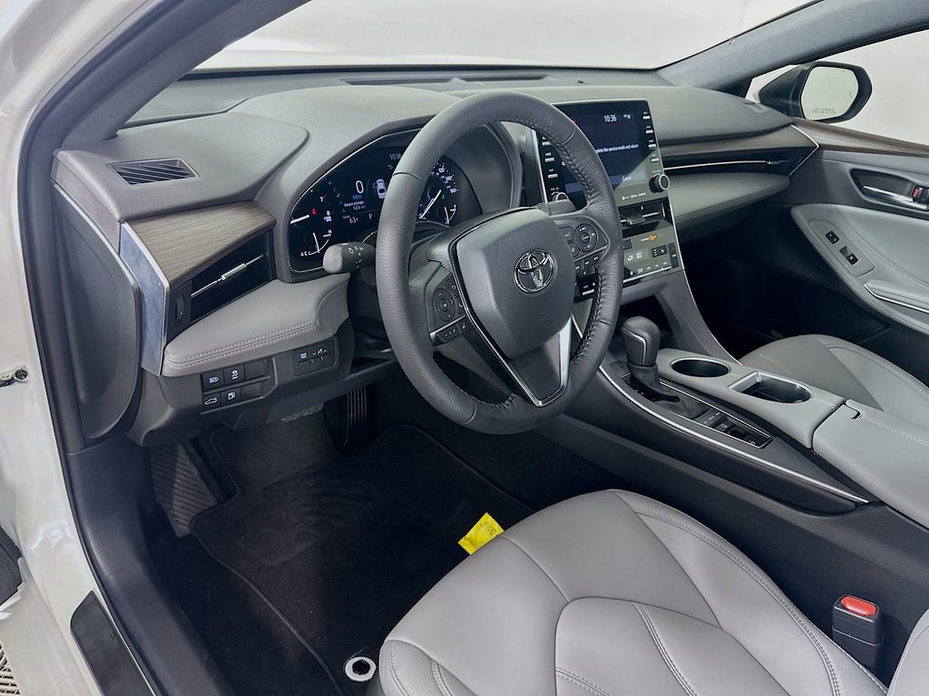 Used 2022 Toyota Avalon XLE image 9