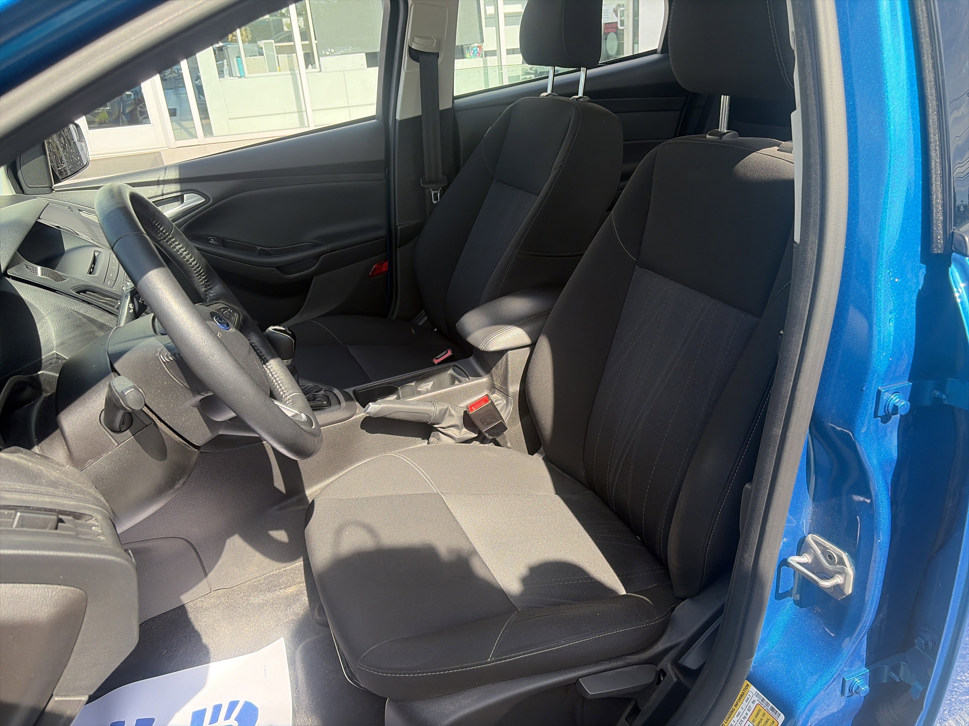 Used 2016 Ford Focus SE w/ SE Cold Weather Package FWD image 16