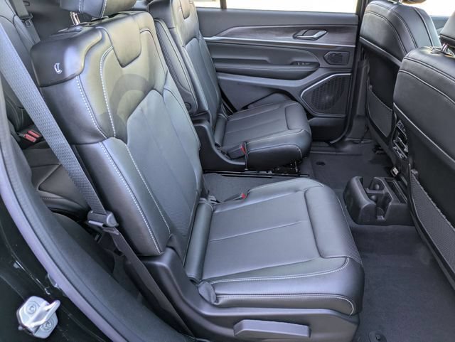 New 2026 Jeep Grand Cherokee L Limited AWD/4WD image 32