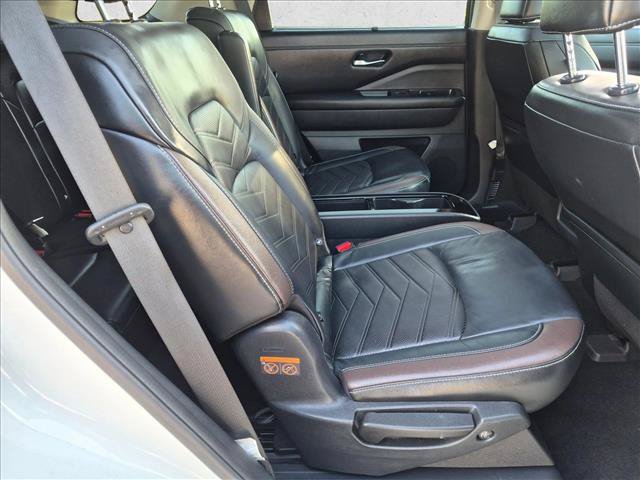 Used 2022 Nissan Pathfinder Platinum w/ Cargo Package FWD image 20
