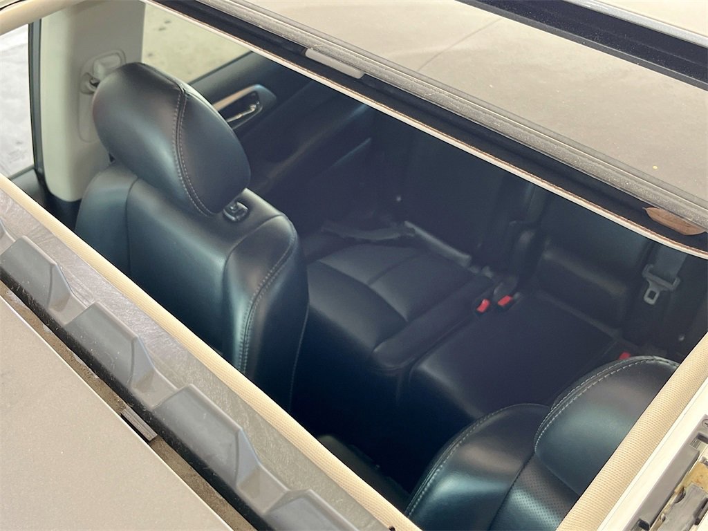 Used 2019 Nissan Pathfinder Platinum w/ Cargo Package image 22