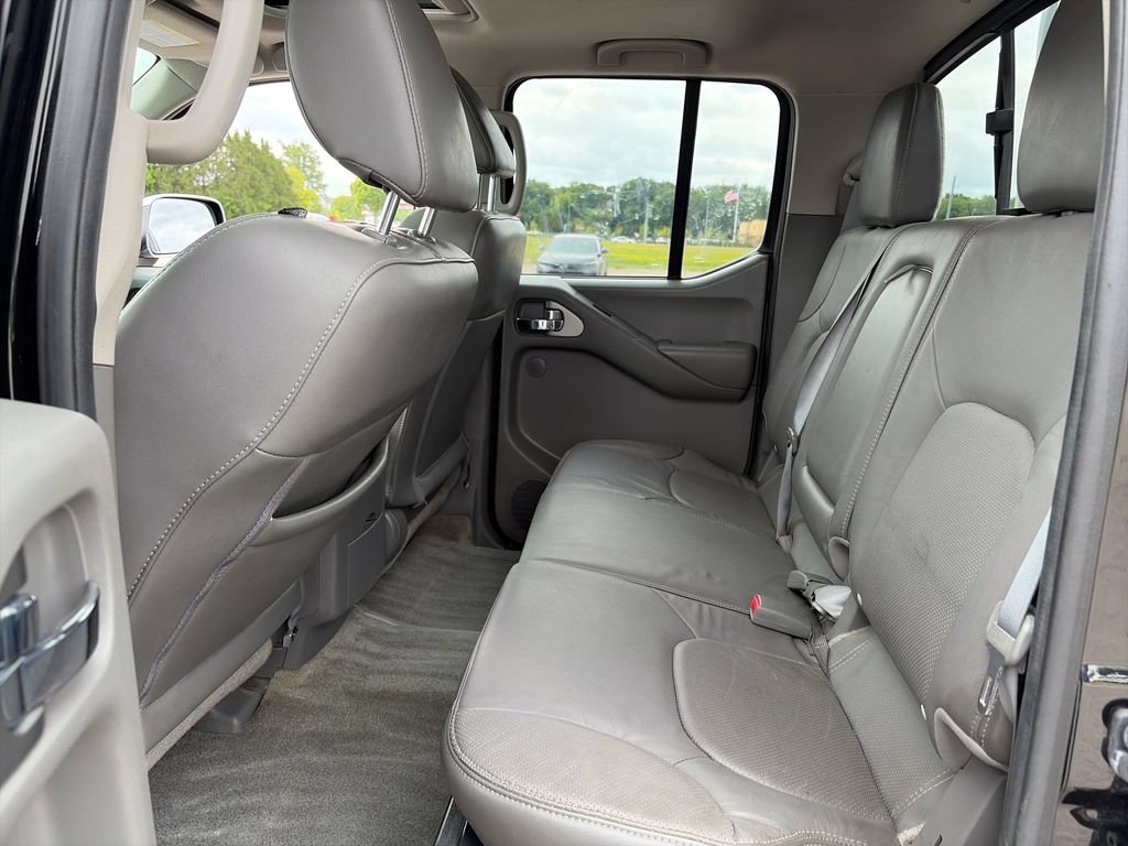 Used 2016 Nissan Frontier SL w/ Moonroof Package AWD/4WD image 29