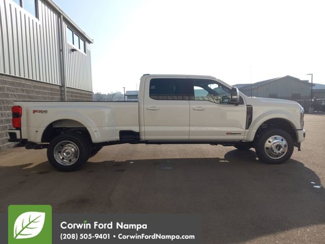 New 2026 Ford F450 Platinum w/ FX4 Off-Road Package image 2