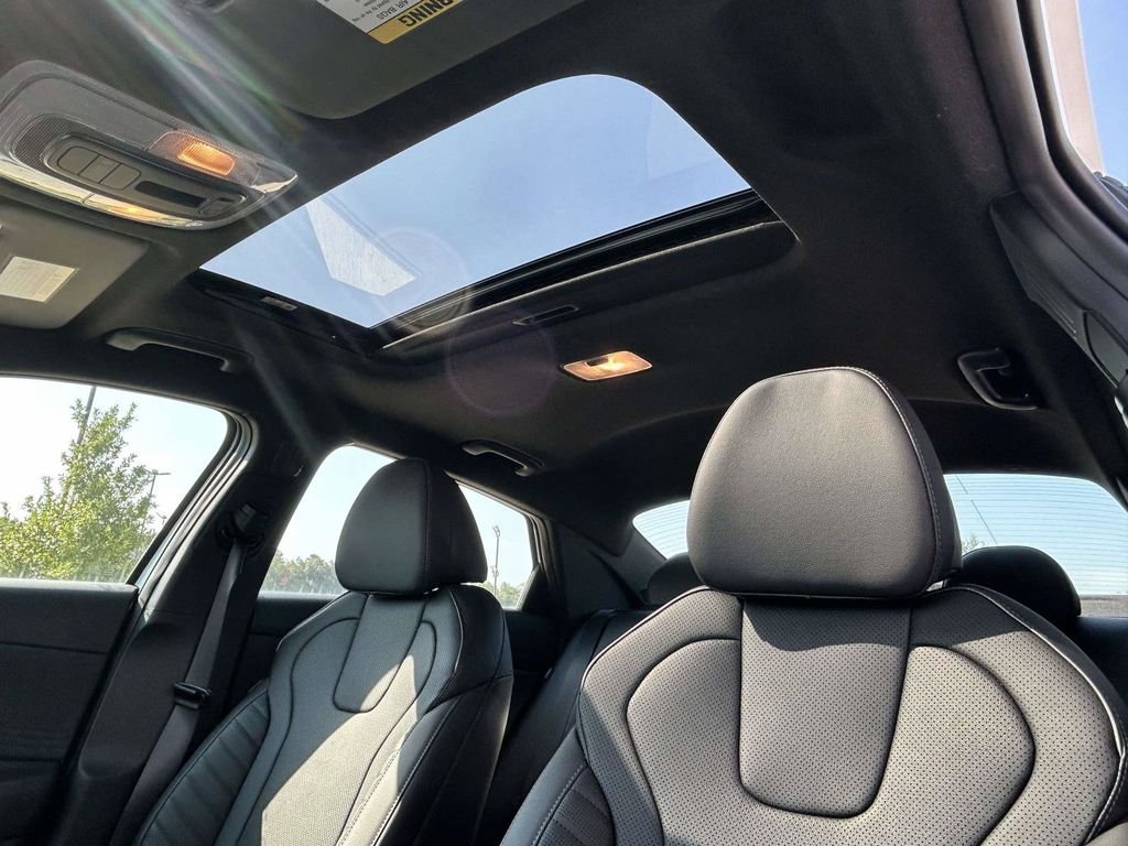 New 2026 Hyundai Elantra SEL Sport FWD image 17