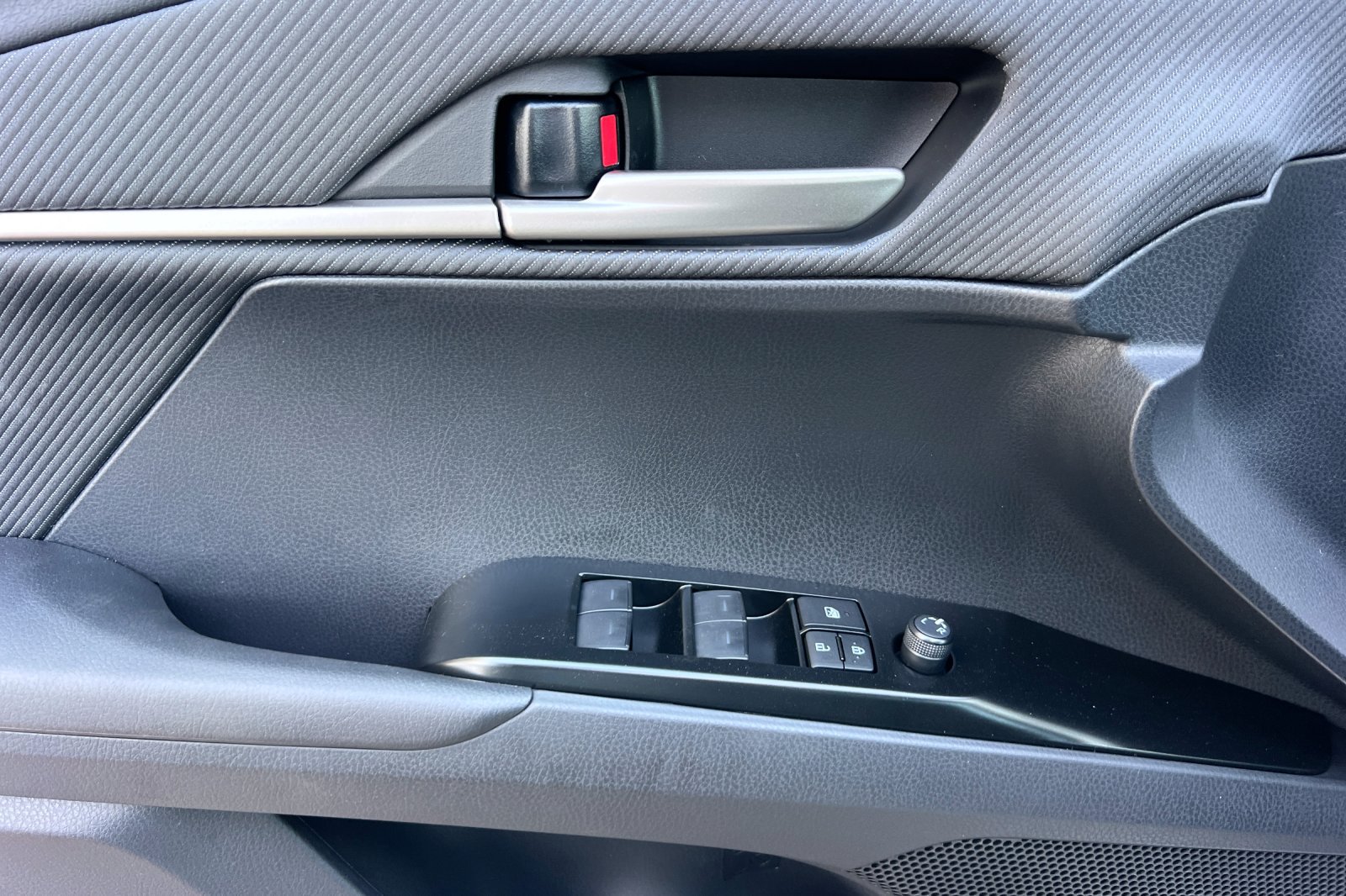 New 2026 Toyota Camry SE FWD image 10