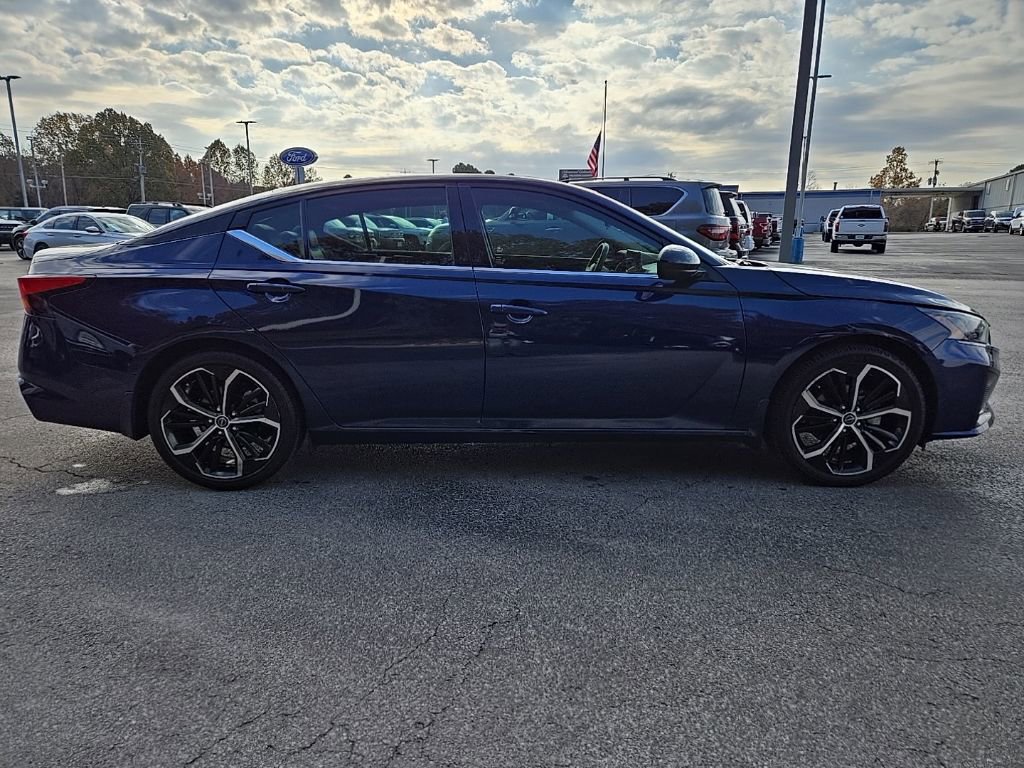 Used 2024 Nissan Altima 2.5 SR w/ SR Premium Package image 8