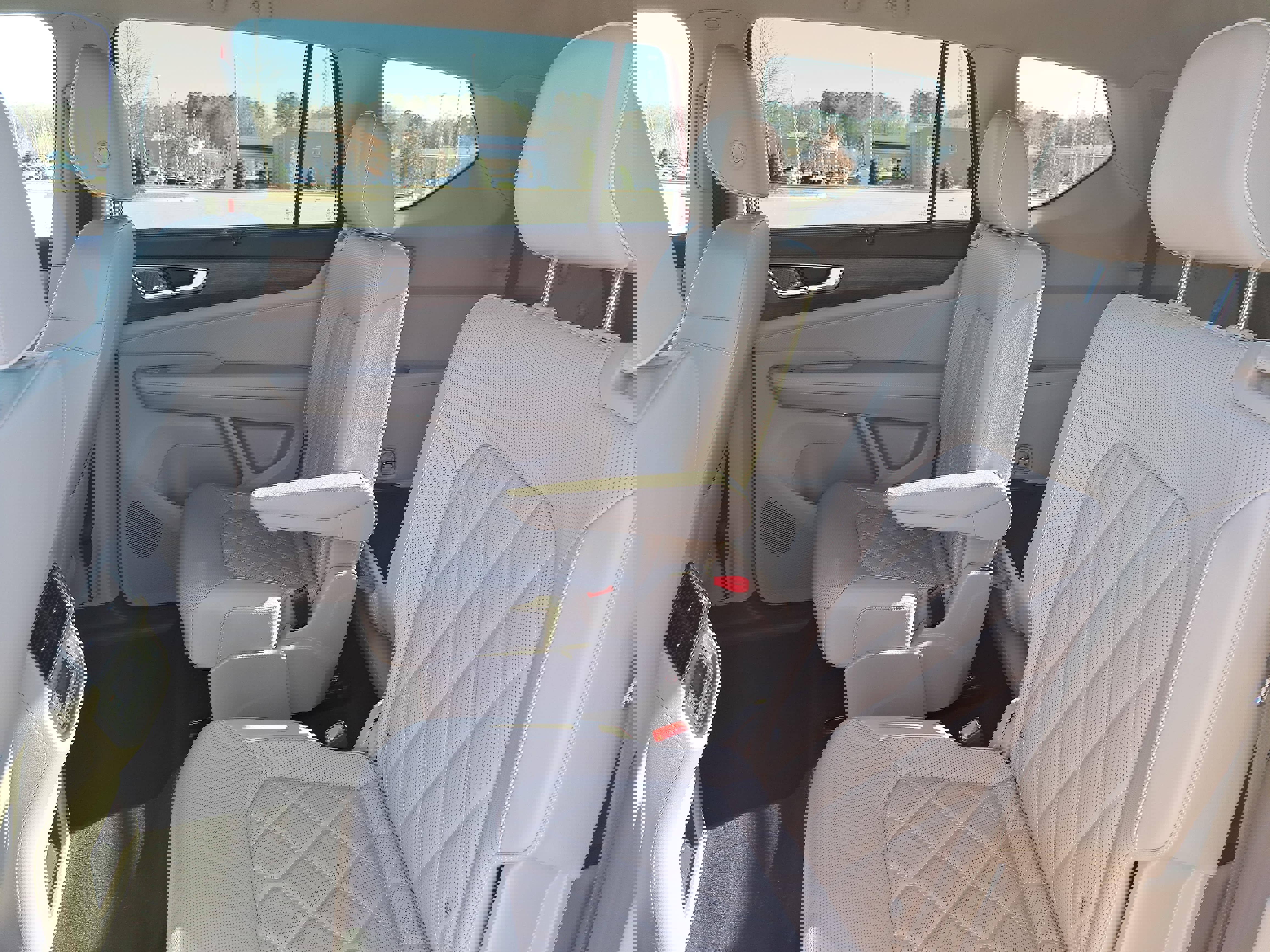 Certified 2024 Volkswagen Atlas SEL Premium R-Line image 15