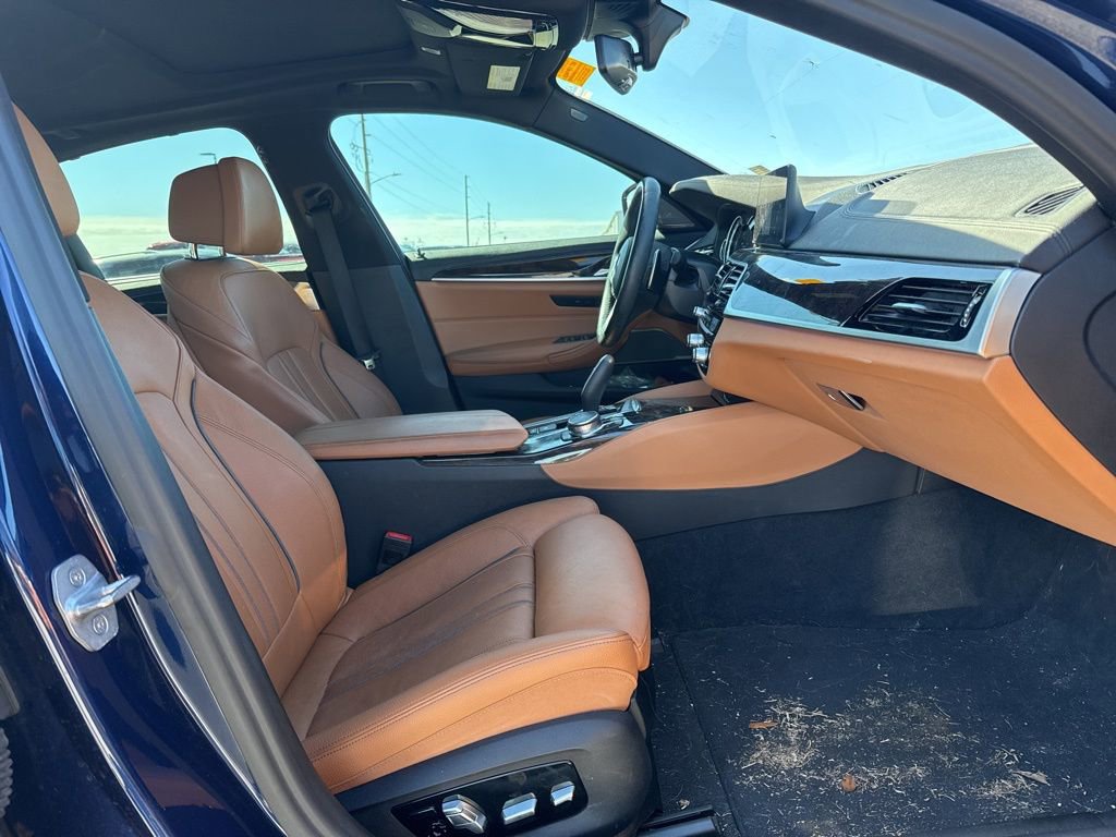 Used 2018 BMW M550i xDrive image 10