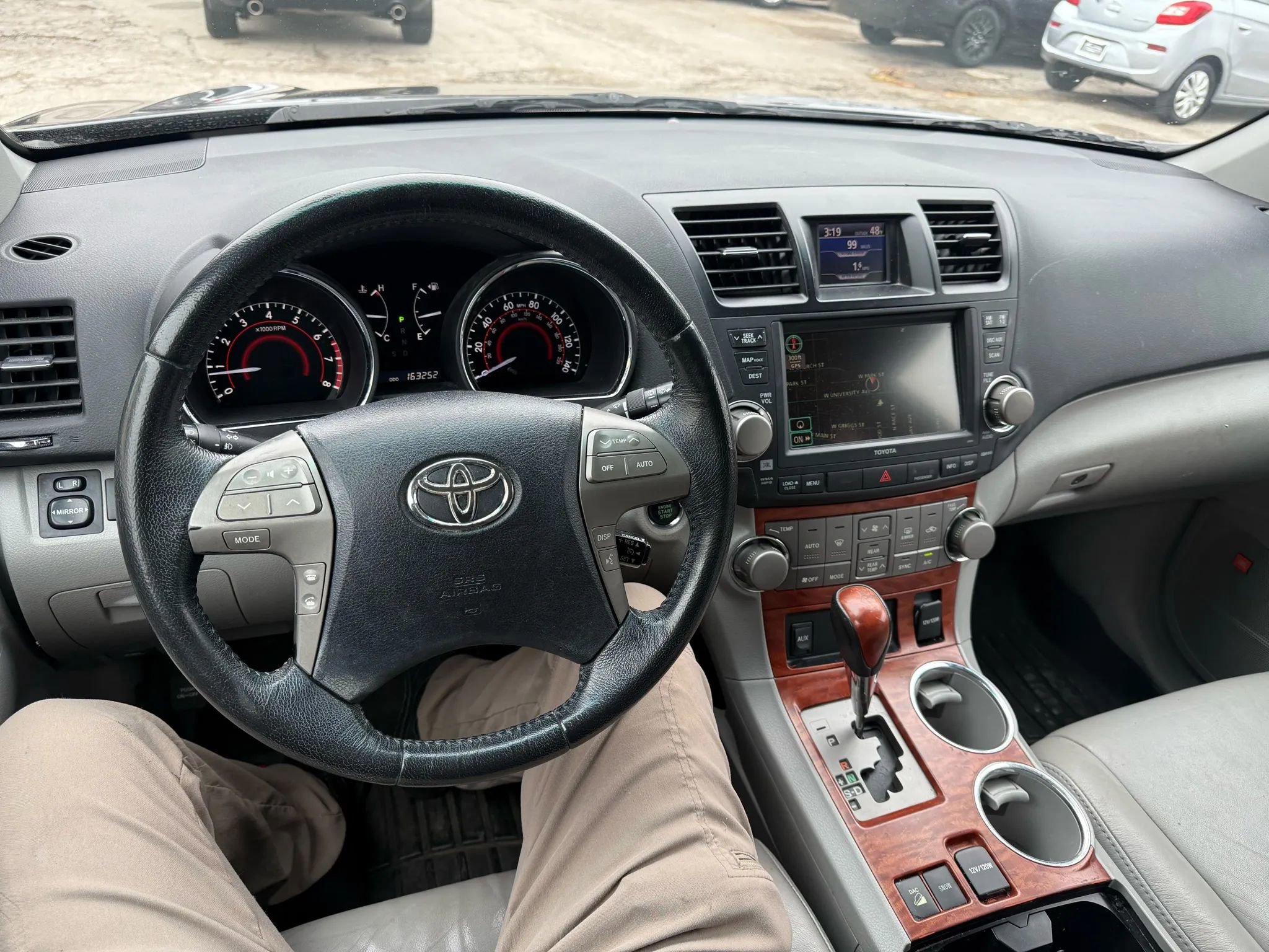 Used 2010 Toyota Highlander Limited image 22