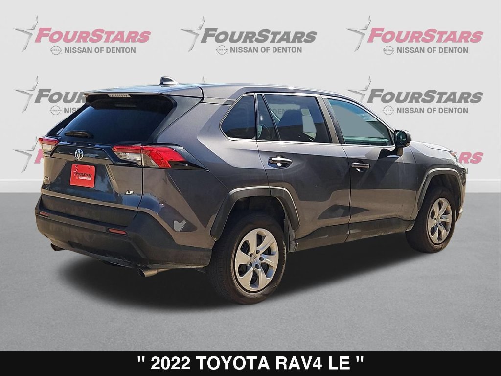 Used 2022 Toyota RAV4 LE FWD image 4