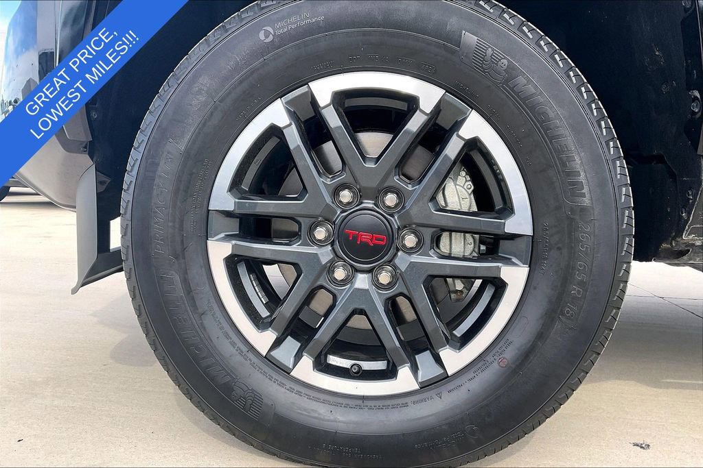 Used 2025 Toyota Tacoma TRD Sport w/ TRD Sport Upgrade Package image 12