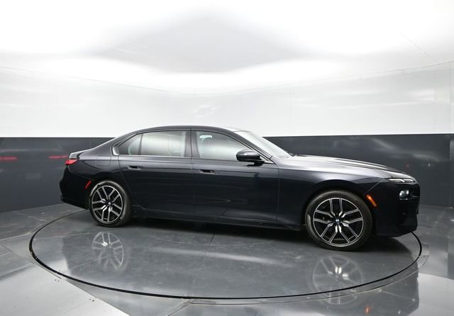 Used 2023 BMW 760i xDrive AWD/4WD image 6