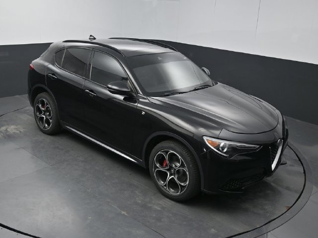 Used 2022 Alfa Romeo Stelvio Ti w/ Active Assist Plus Package AWD/4WD image 50