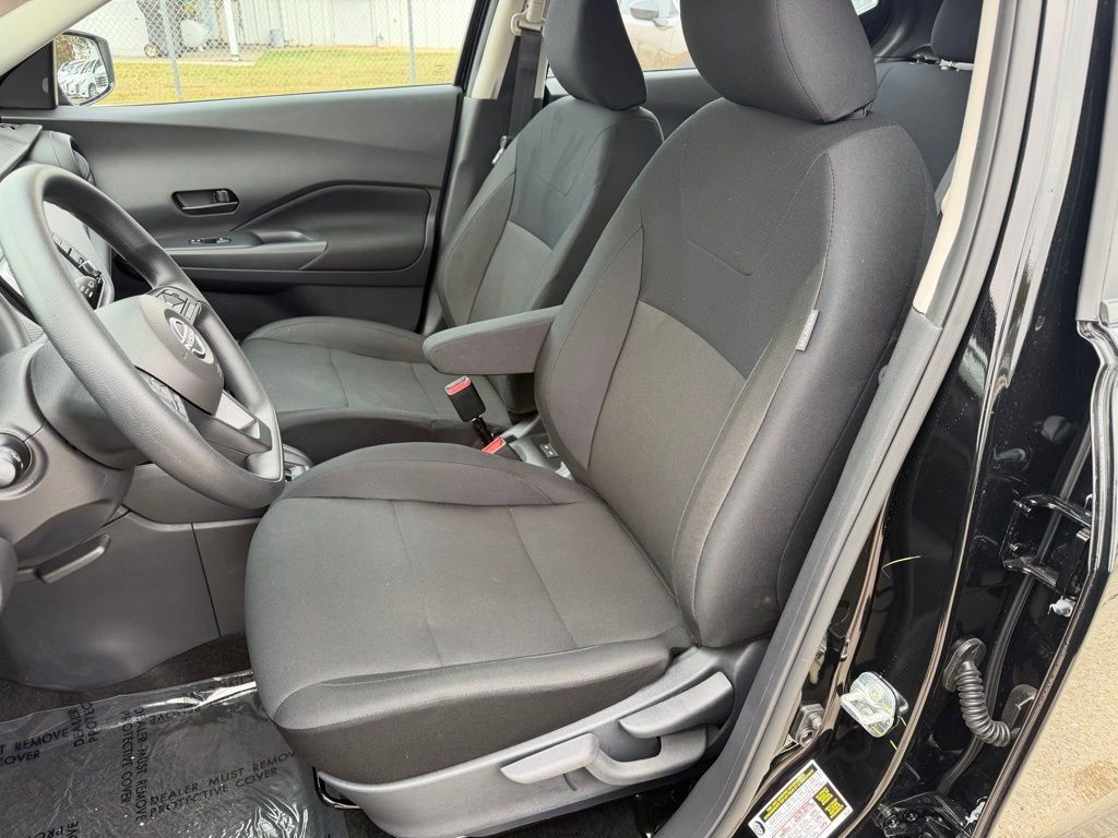 Used 2025 Nissan Kicks Play S image 11