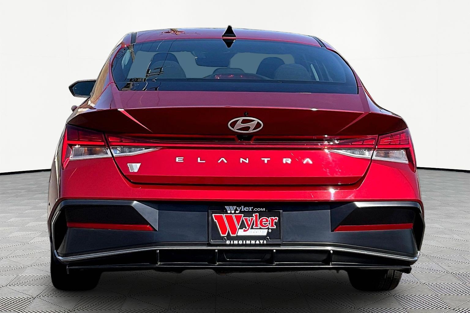Used 2025 Hyundai Elantra SEL image 5