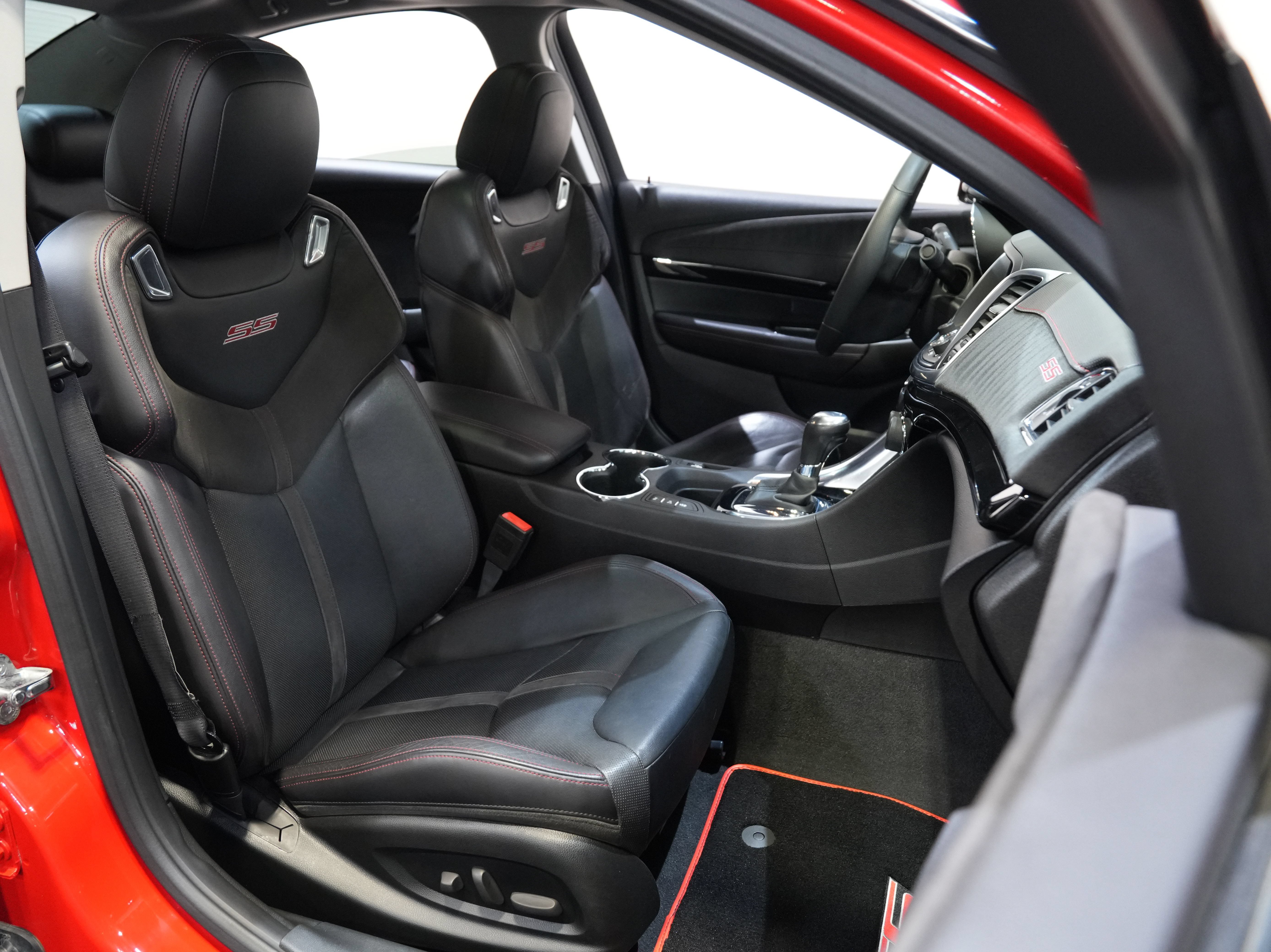 Used 2014 Chevrolet SS RWD image 32
