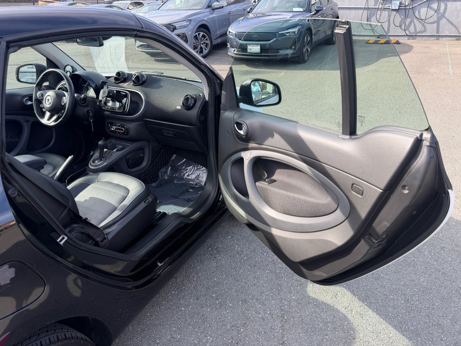 Used 2018 smart fortwo electric drive RWD image 32