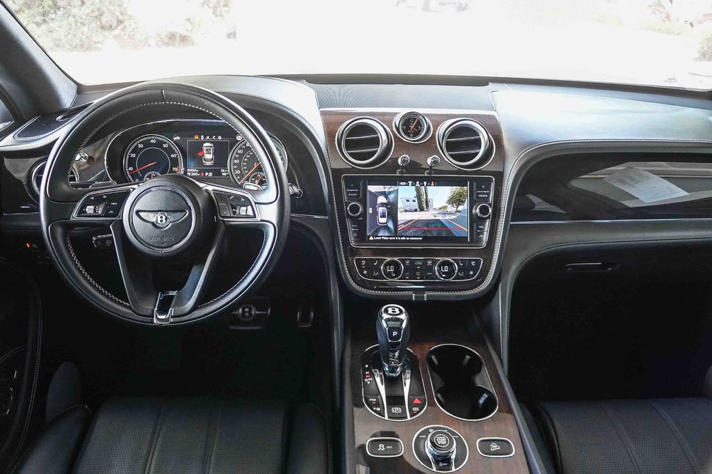 Used 2019 Bentley Bentayga AWD/4WD image 12
