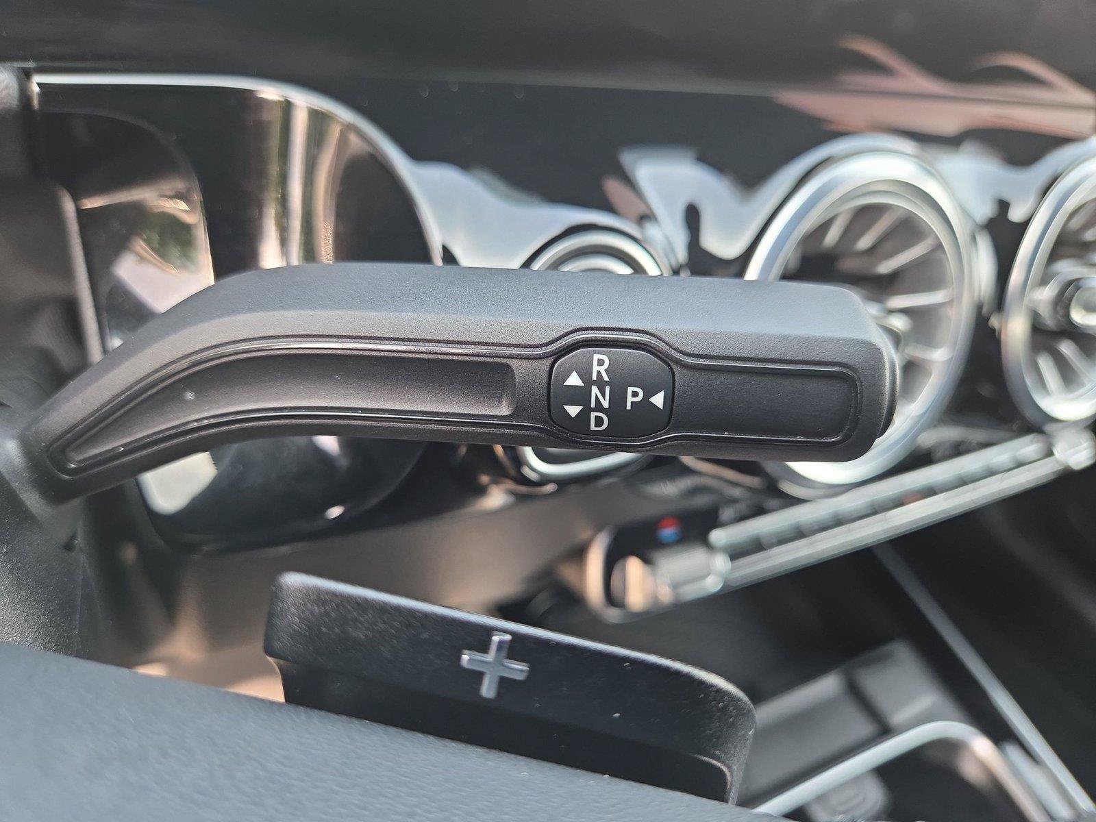 Used 2025 Mercedes-Benz GLA 250 4MATIC image 16