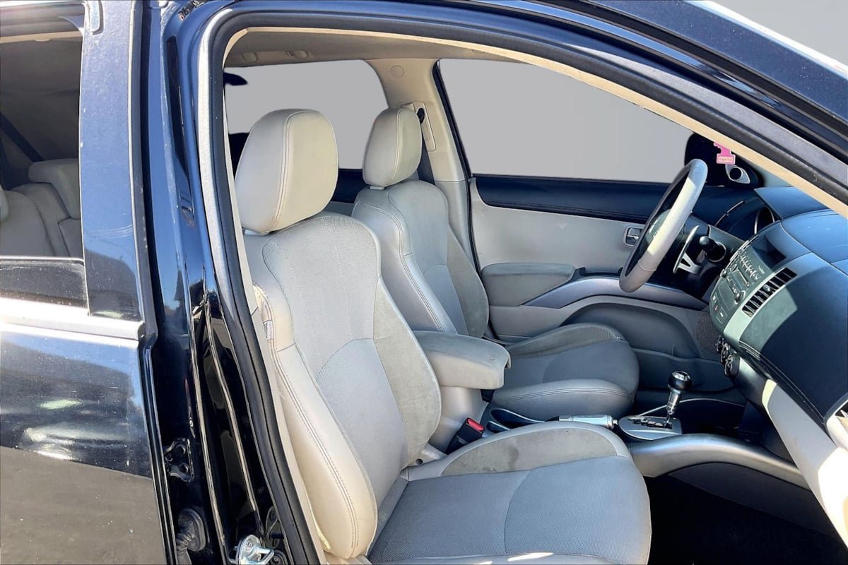 Used 2012 Mitsubishi Outlander SE FWD image 7