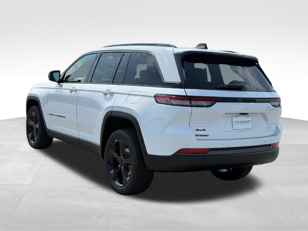 New 2026 Jeep Grand Cherokee Limited w/ Limited Altitude Package AWD/4WD image 3