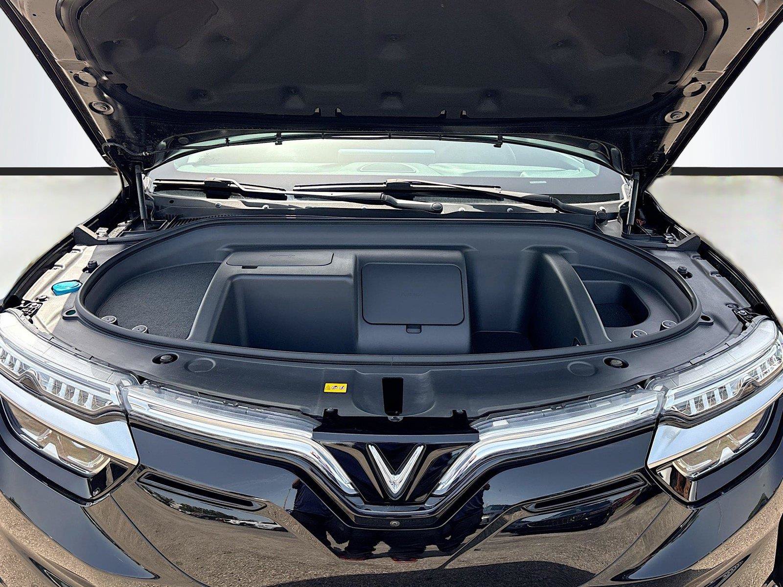 New 2025 VinFast VF 8 Plus AWD/4WD image 30