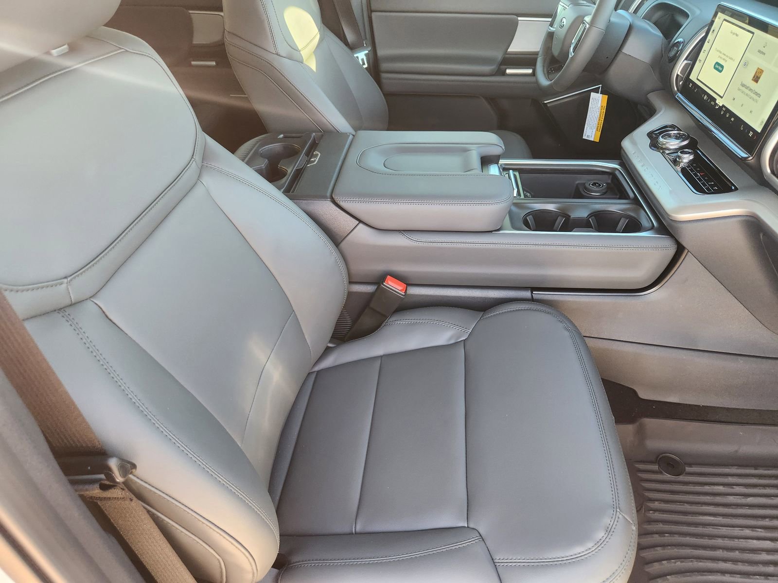 New 2026 Ford Expedition Active image 14