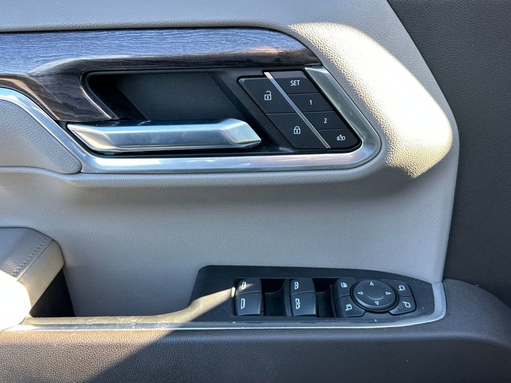 Used 2022 Chevrolet Silverado 1500 LTZ w/ Technology Package image 16