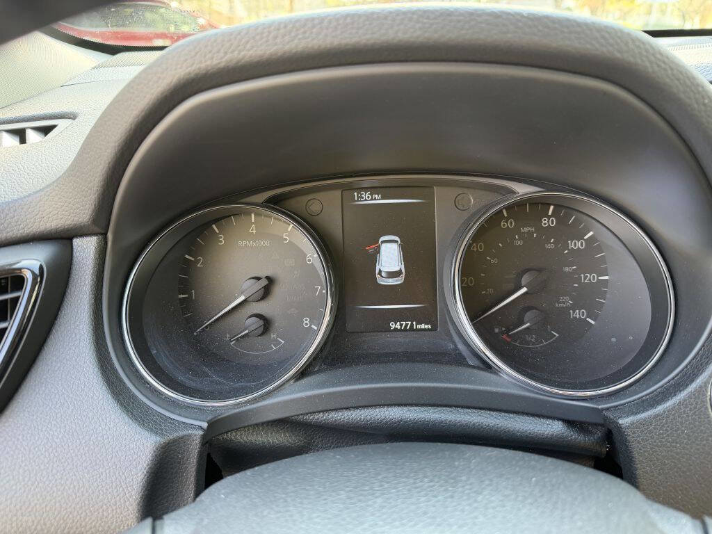 Used 2017 Nissan Rogue SL w/ SL Premium Package FWD image 13