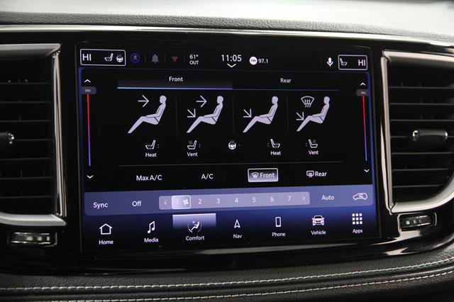 Used 2025 Chrysler Pacifica Limited image 11