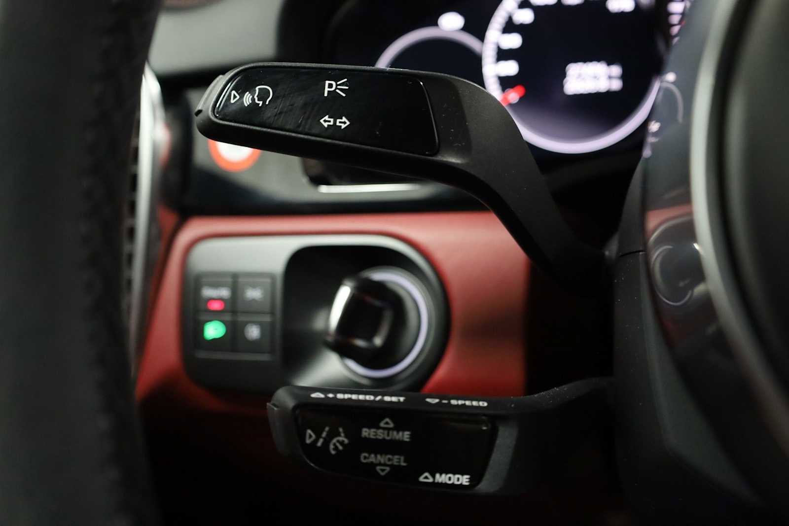 Used 2022 Porsche Cayenne image 31