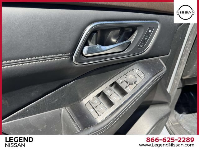 Used 2023 Nissan Rogue Platinum w/ Platinum Premium Package AWD/4WD image 14