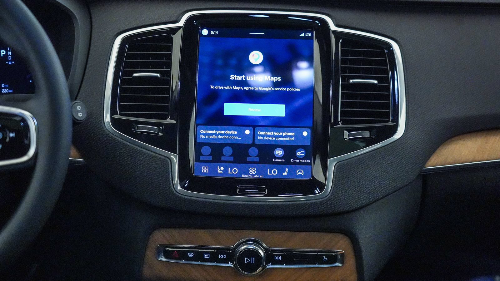 Certified 2024 Volvo XC90 T8 Plus w/ Protection Package Premier AWD/4WD image 14