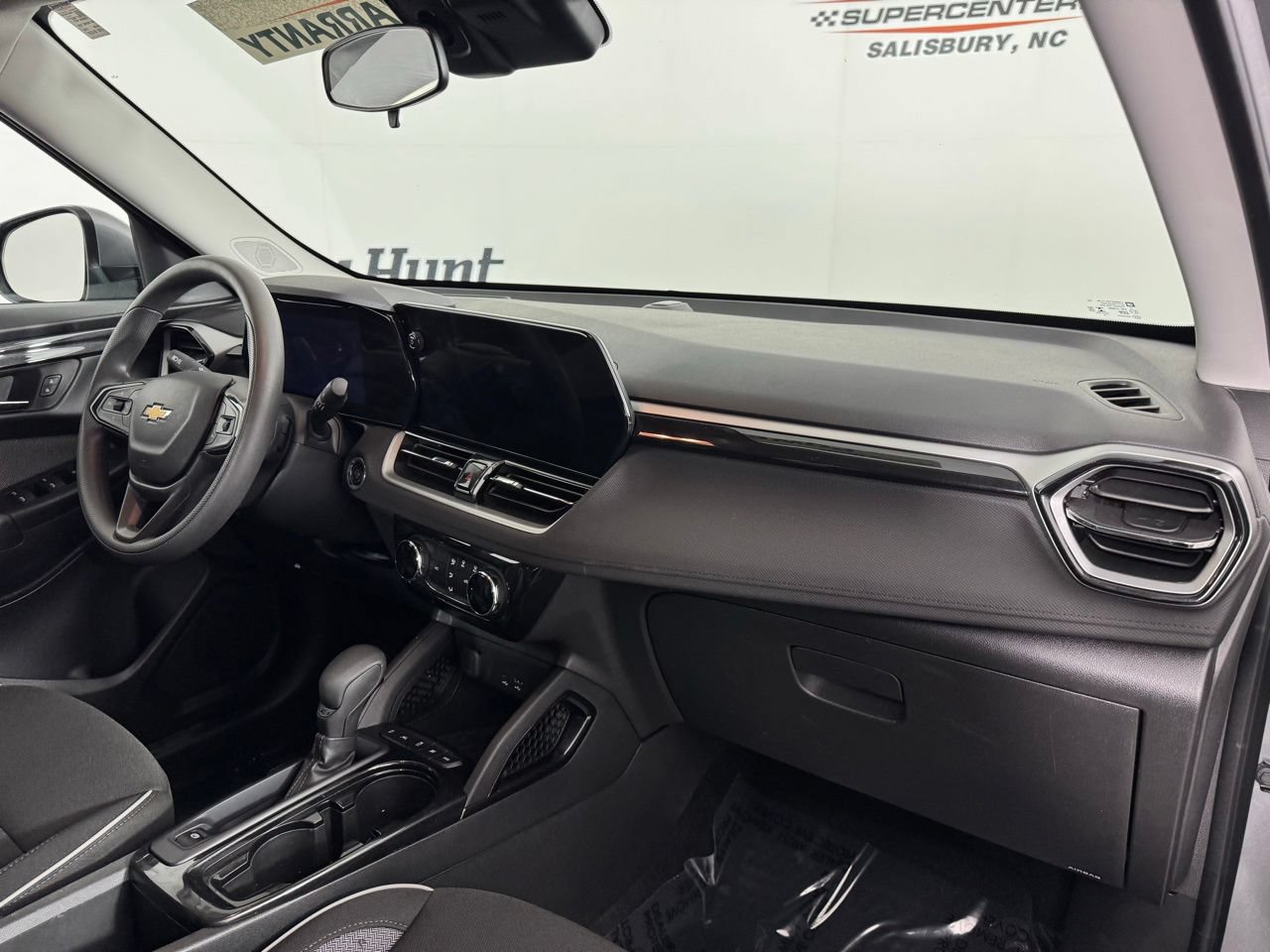 Used 2025 Chevrolet TrailBlazer LT AWD/4WD image 35