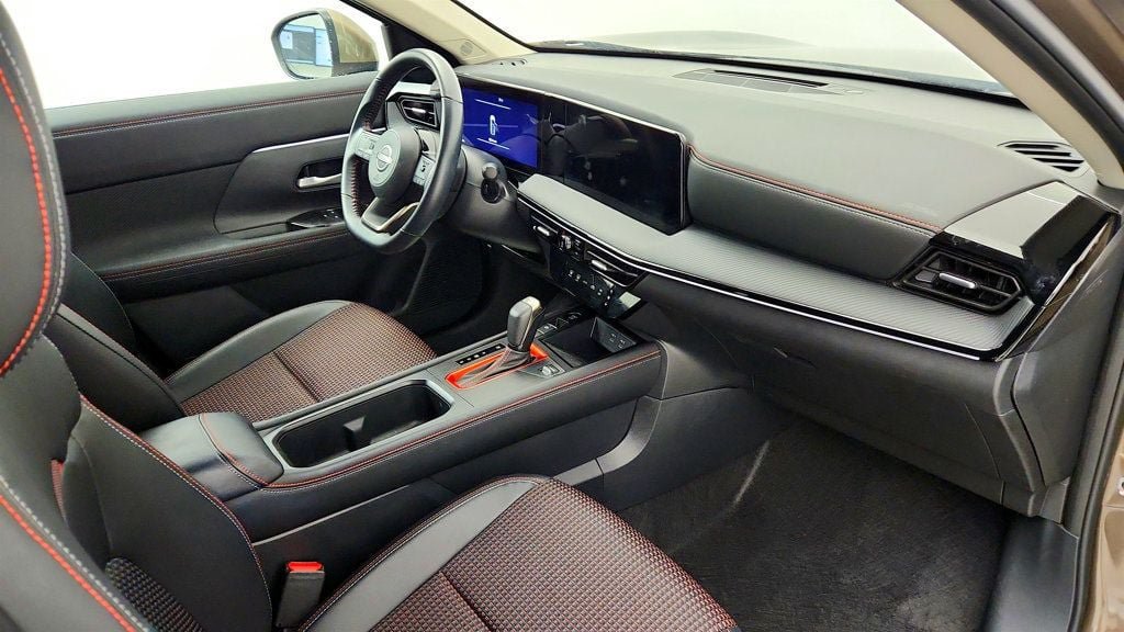 Used 2025 Nissan Kicks SR w/ Illumination Package AWD/4WD image 23