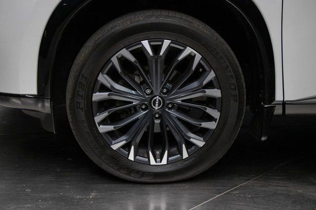 Used 2024 Nissan Rogue Platinum w/ Platinum Premium Package image 8