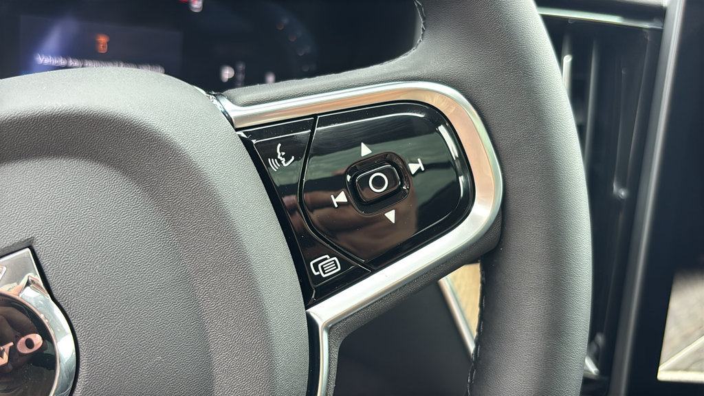 New 2027 Volvo XC60 B5 Plus AWD/4WD image 18